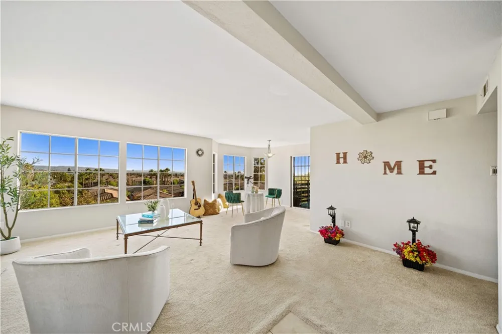 1033 Lakeview Azusa, CA 91702