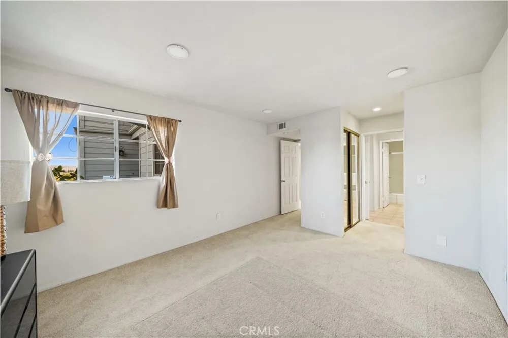 1033 Lakeview Azusa, CA 91702
