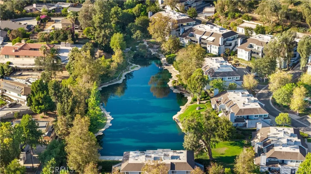 1033 Lakeview Azusa, CA 91702