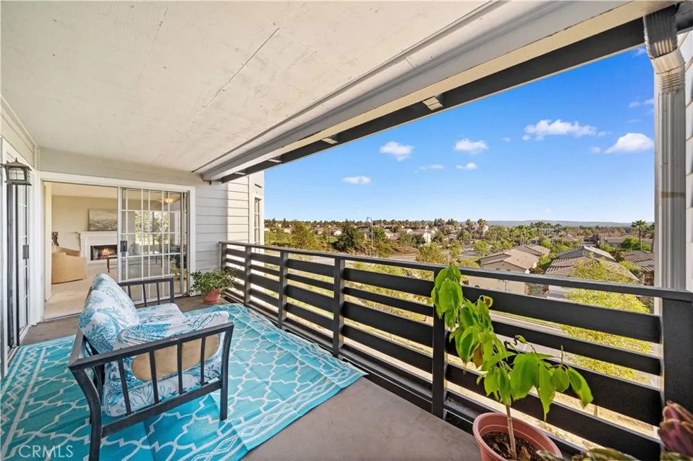 1033 Lakeview Azusa, CA 91702