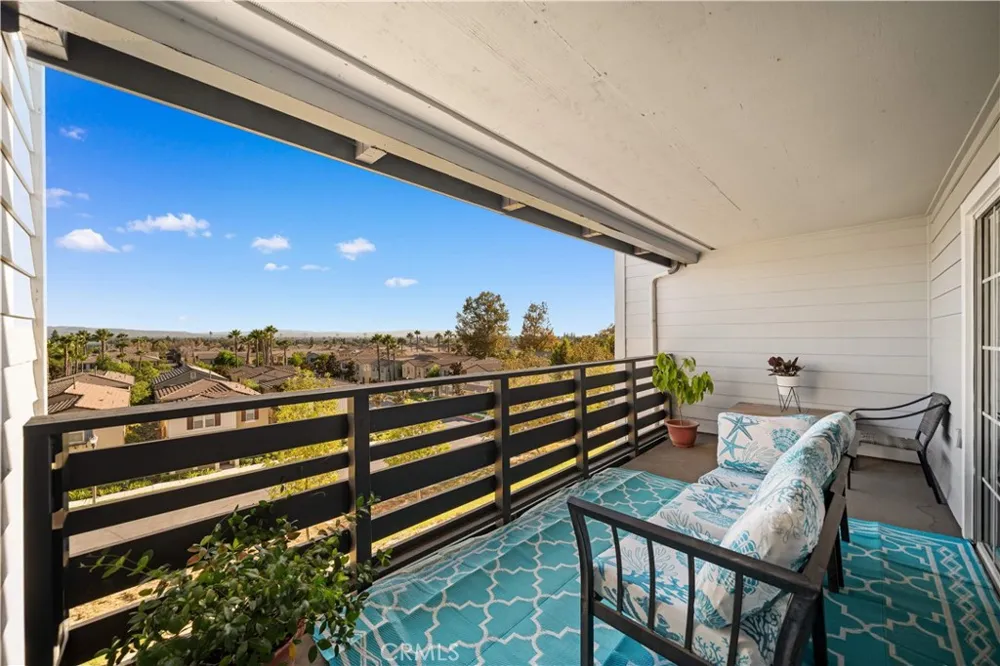 1033 Lakeview Azusa, CA 91702