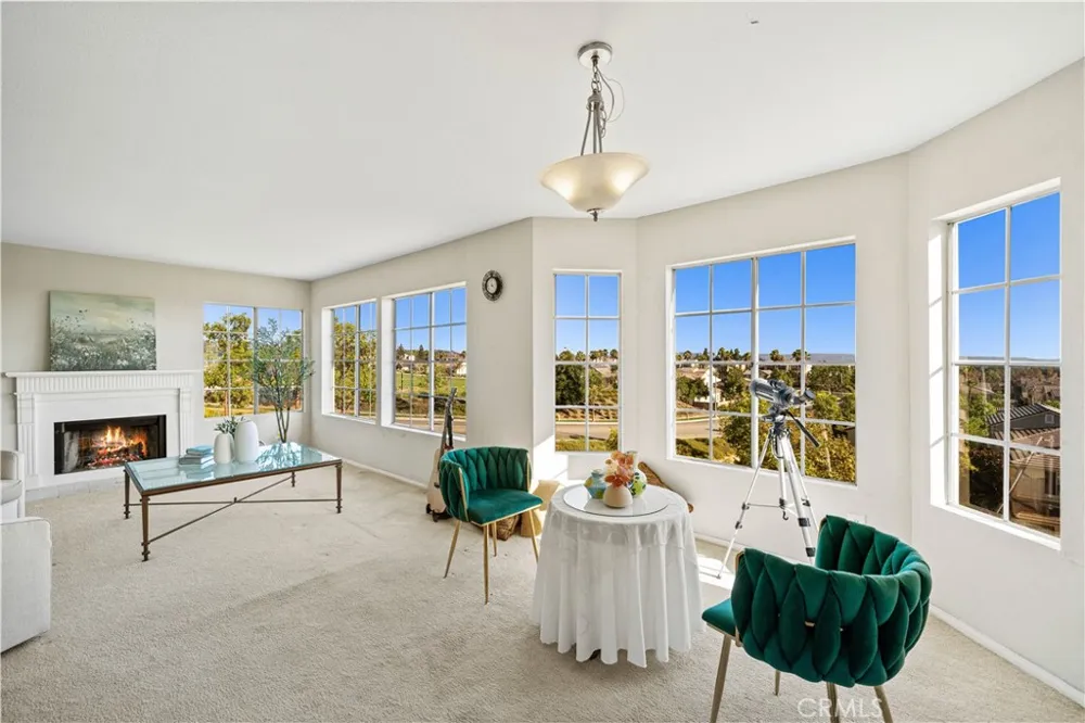 1033 Lakeview Azusa, CA 91702