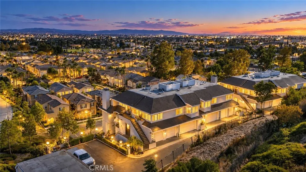 1033 Lakeview Azusa, CA 91702