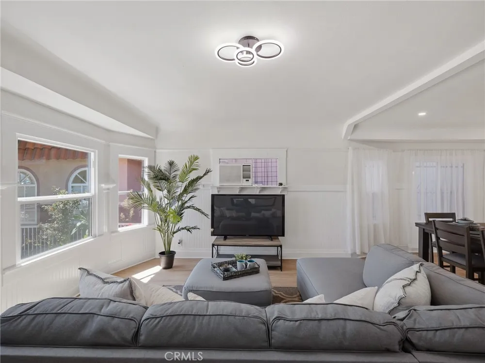 658 W 7th San Pedro, CA 90731