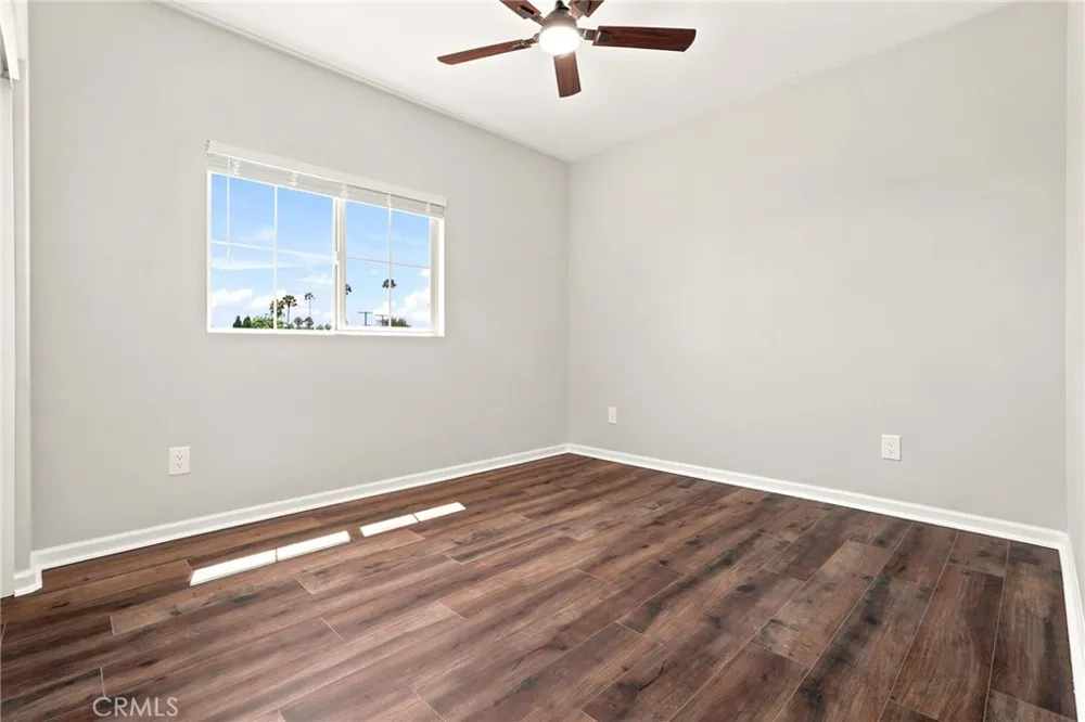 7861 Fluffy Duckling Lane Winnetka, CA 91306
