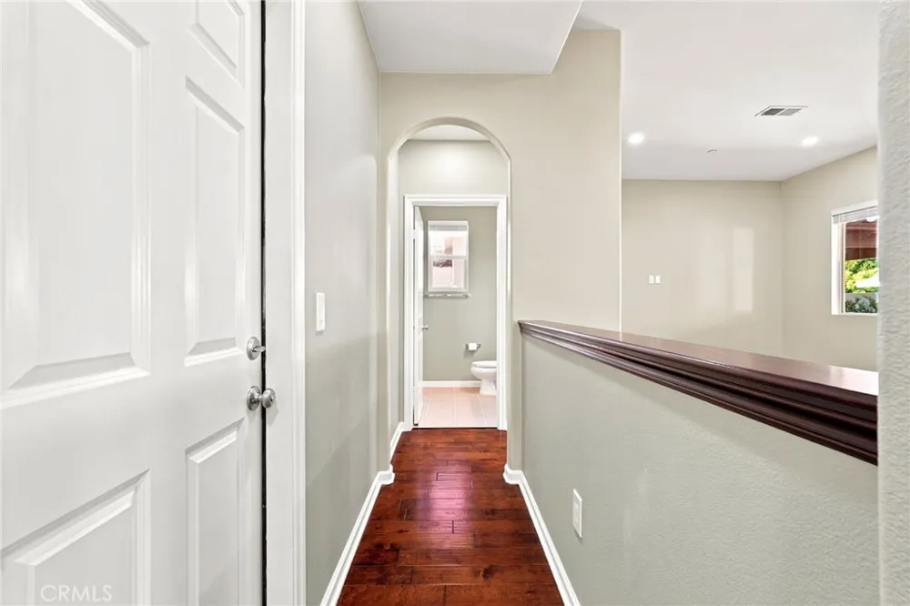 7861 Fluffy Duckling Lane Winnetka, CA 91306