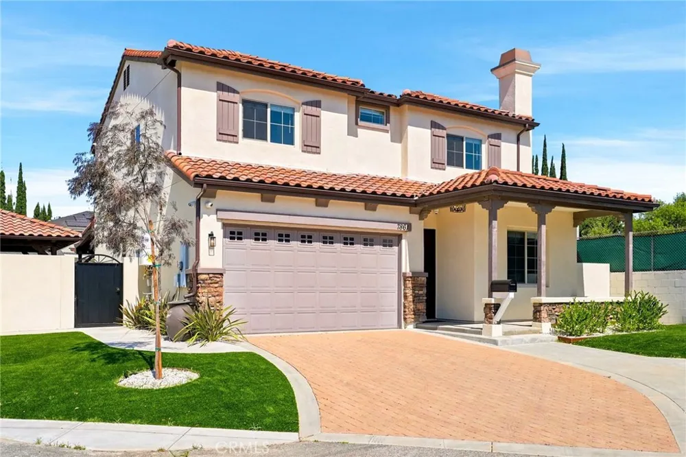 7861 Fluffy Duckling Lane Winnetka, CA 91306