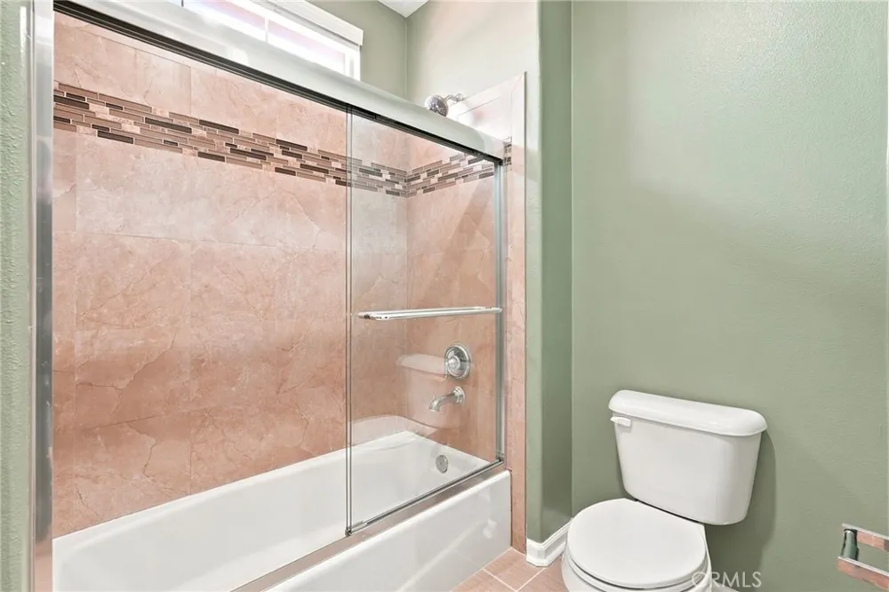 7861 Fluffy Duckling Lane Winnetka, CA 91306