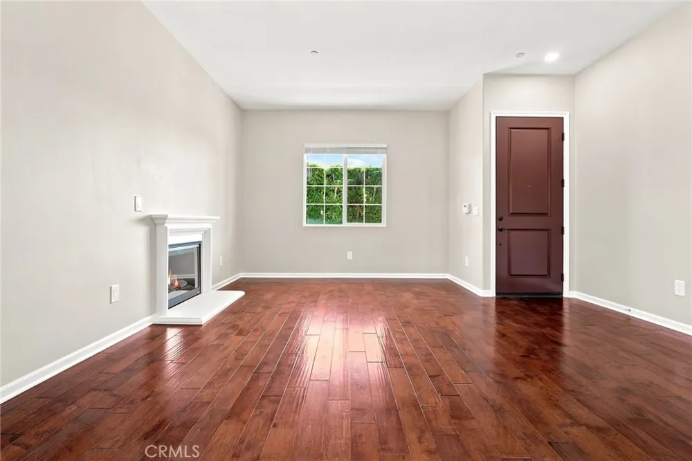 7861 Fluffy Duckling Lane Winnetka, CA 91306