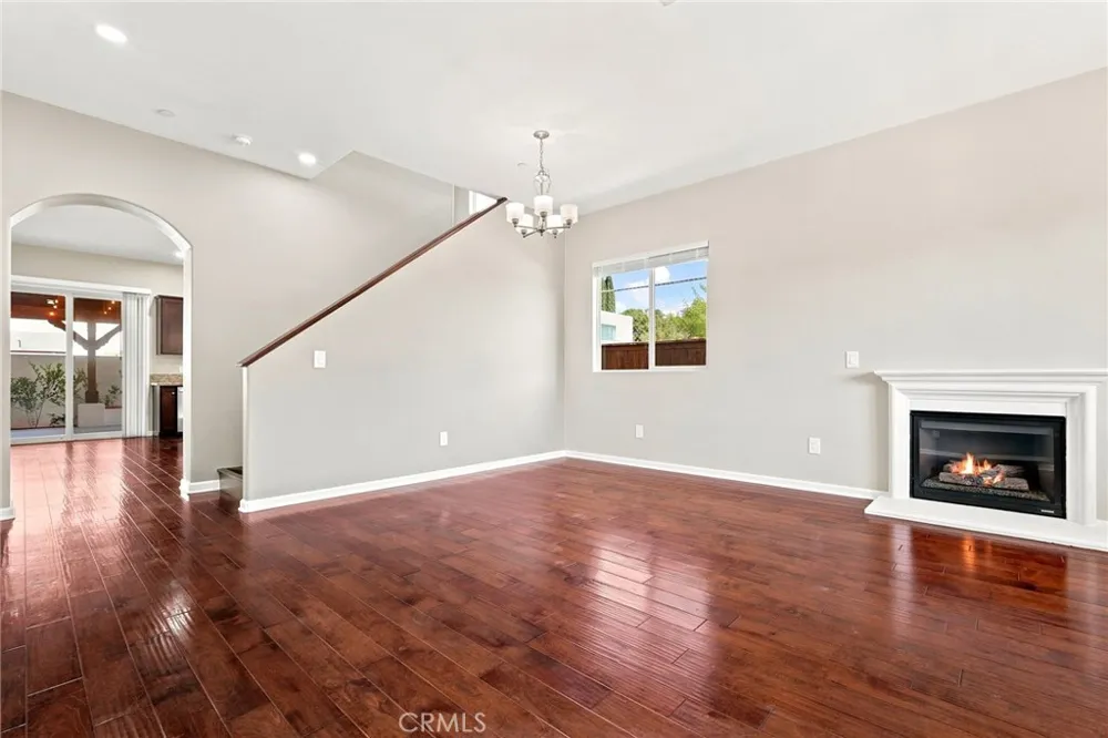 7861 Fluffy Duckling Lane Winnetka, CA 91306