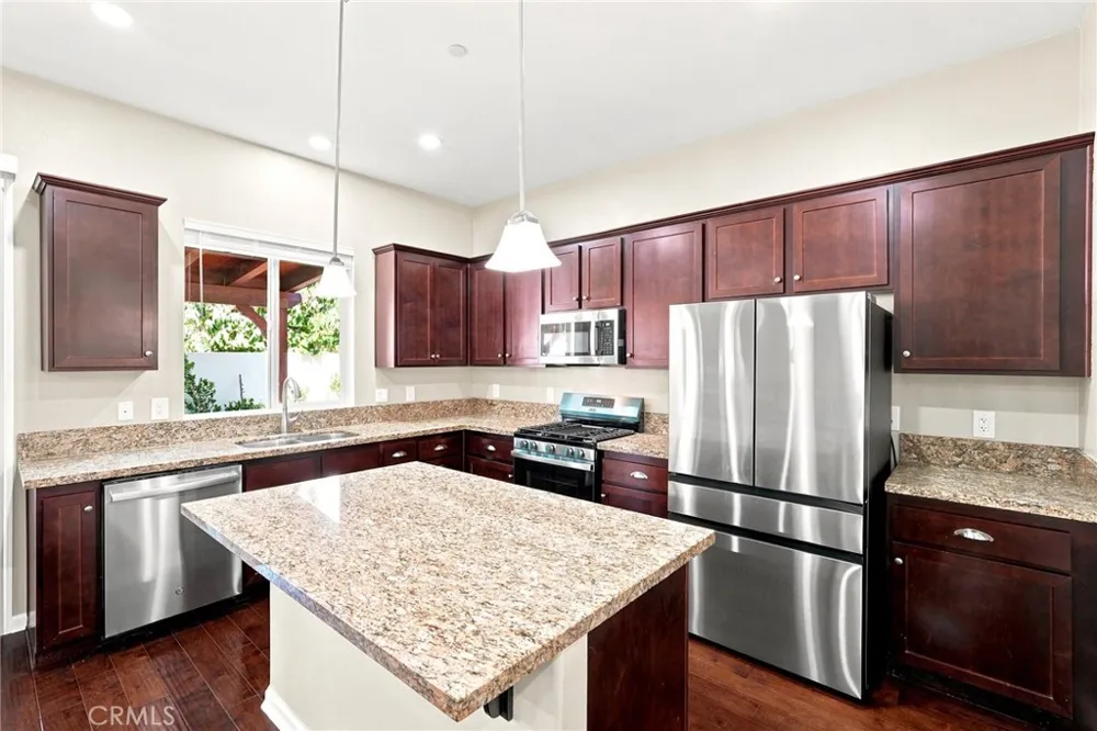 7861 Fluffy Duckling Lane Winnetka, CA 91306