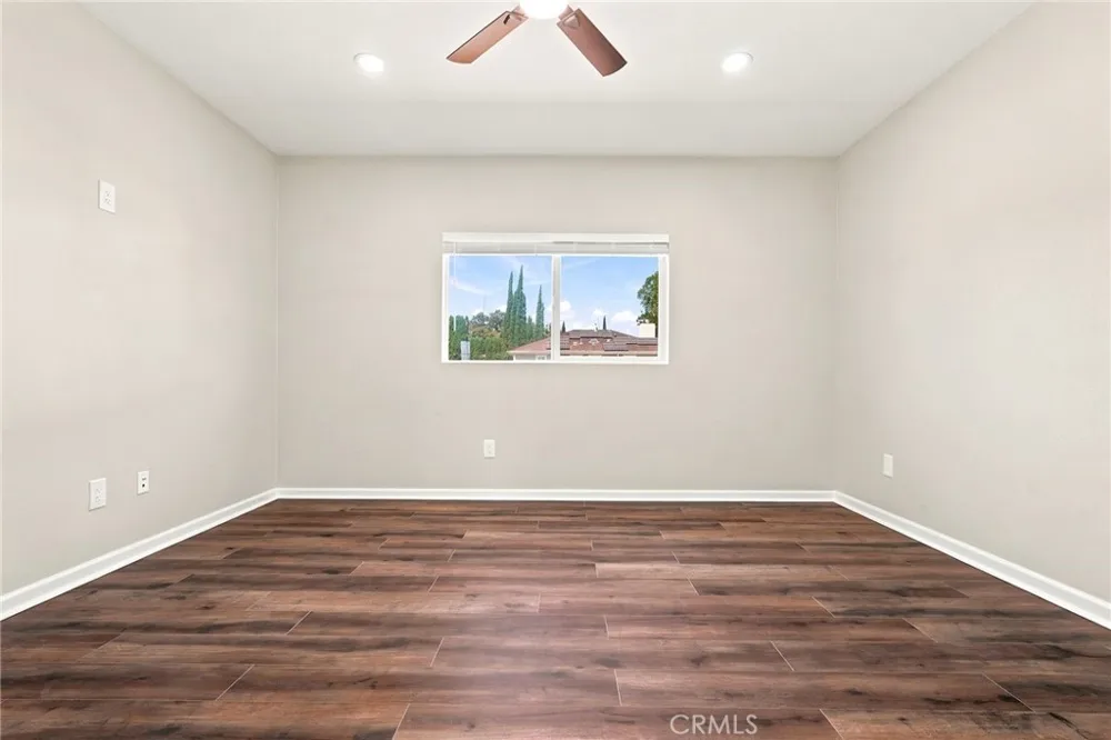 7861 Fluffy Duckling Lane Winnetka, CA 91306