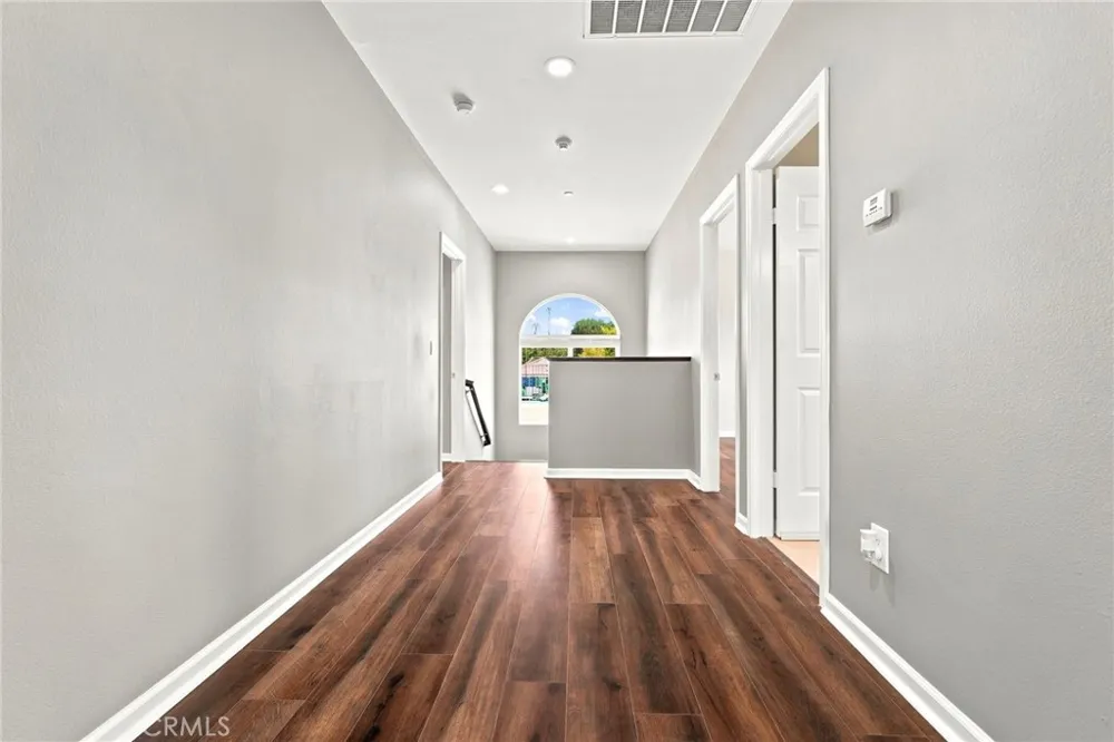 7861 Fluffy Duckling Lane Winnetka, CA 91306
