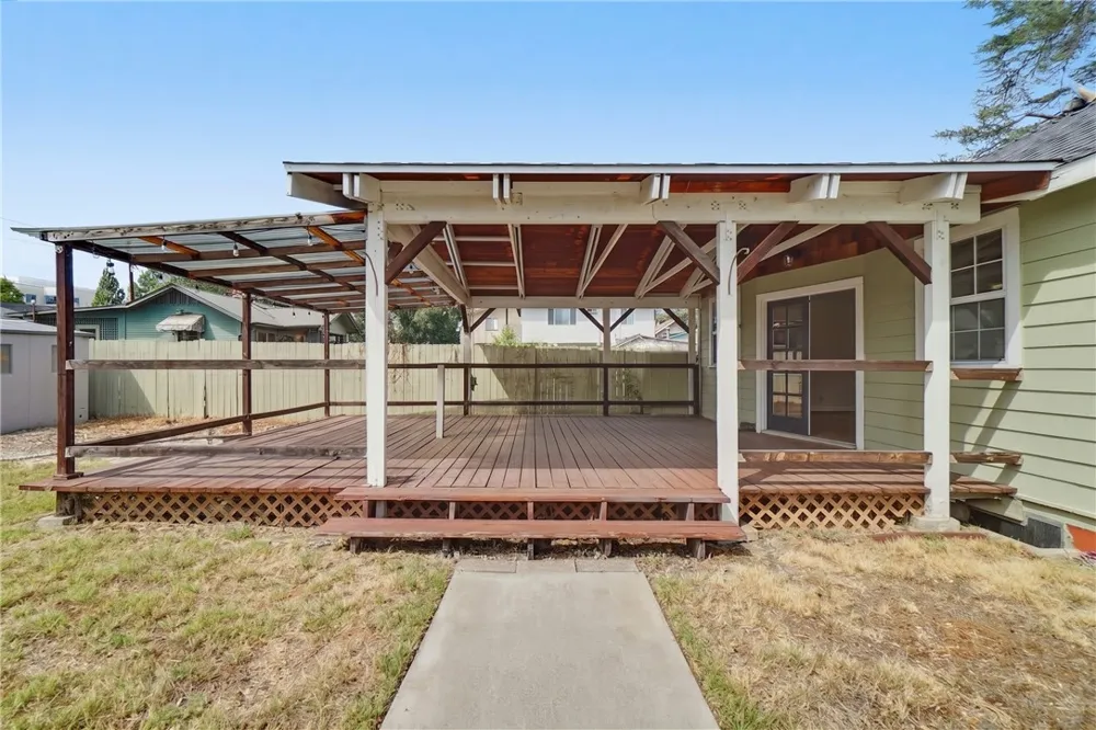 173 S Meridith Avenue Pasadena, CA 91106
