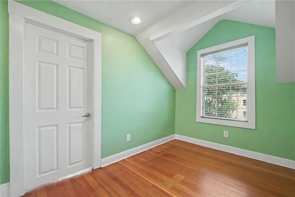 173 S Meridith Avenue Pasadena, CA 91106