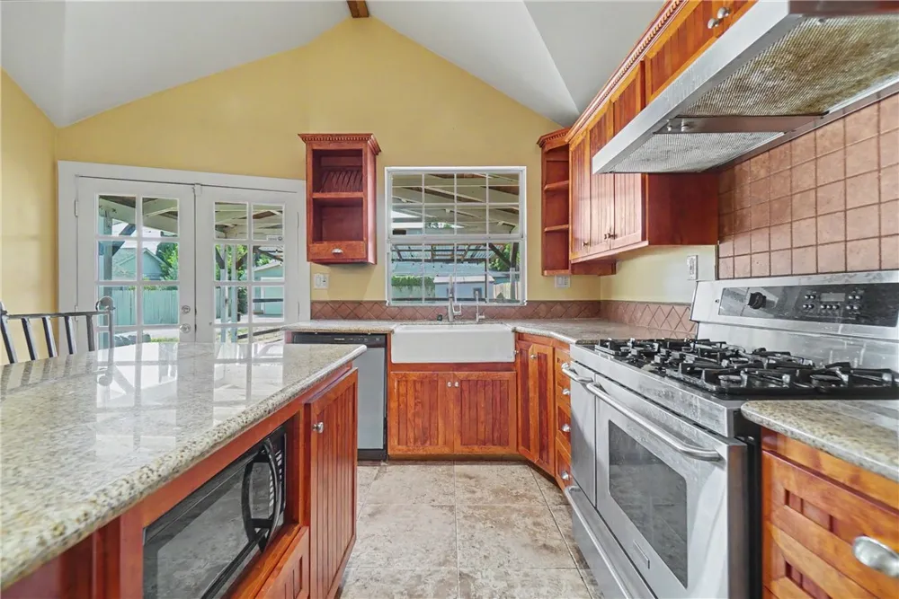 173 S Meridith Avenue Pasadena, CA 91106