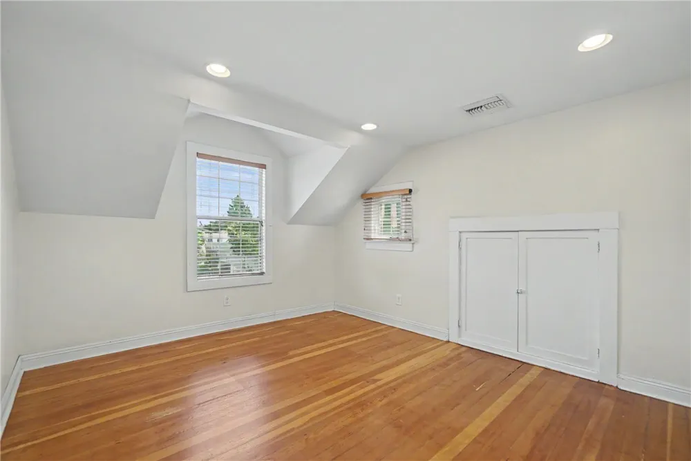 173 S Meridith Avenue Pasadena, CA 91106