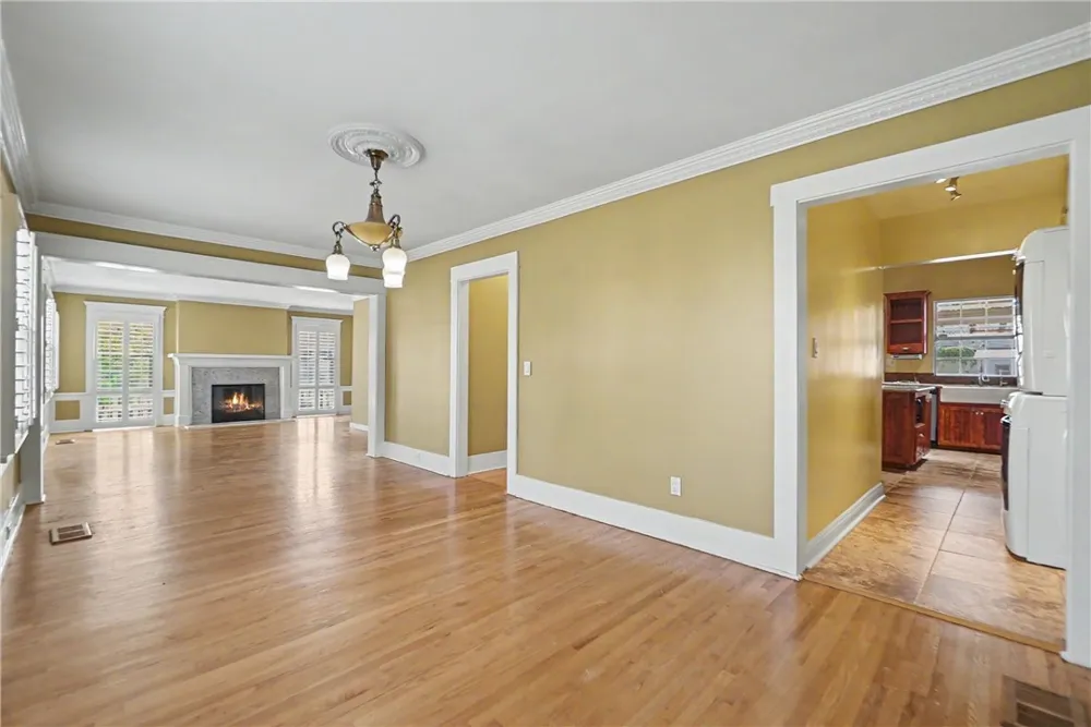 173 S Meridith Avenue Pasadena, CA 91106
