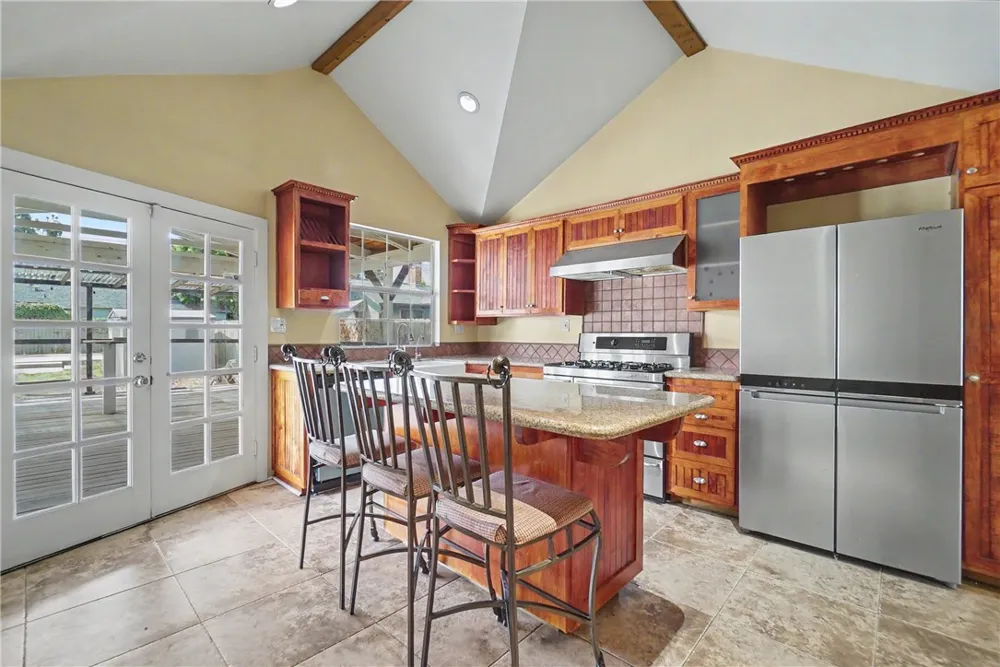 173 S Meridith Avenue Pasadena, CA 91106