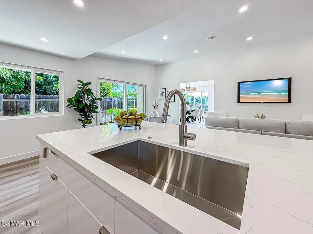 4627 Willens Avenue Woodland Hills, CA 91364