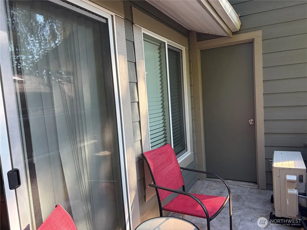 15406 NE 15th Place #D24 Bellevue, WA 98007