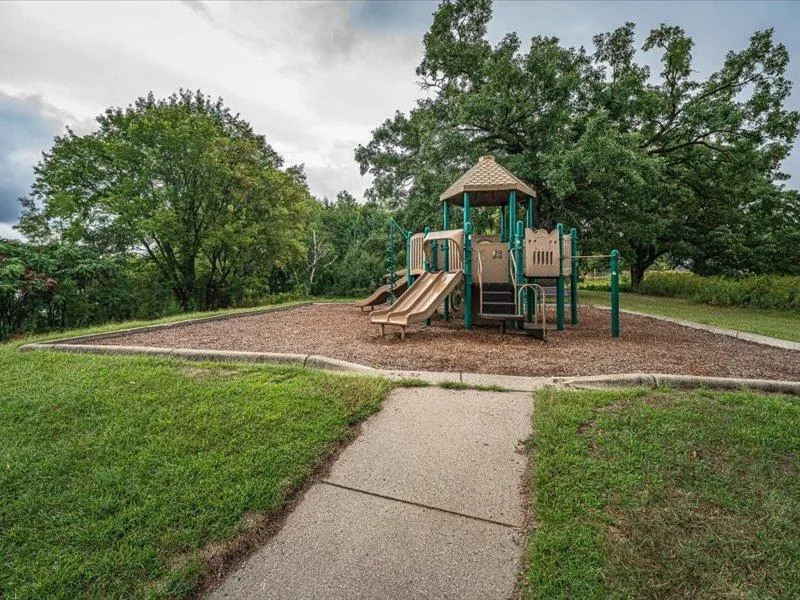 1491 Summit Shores Drive Burnsville, MN 55306