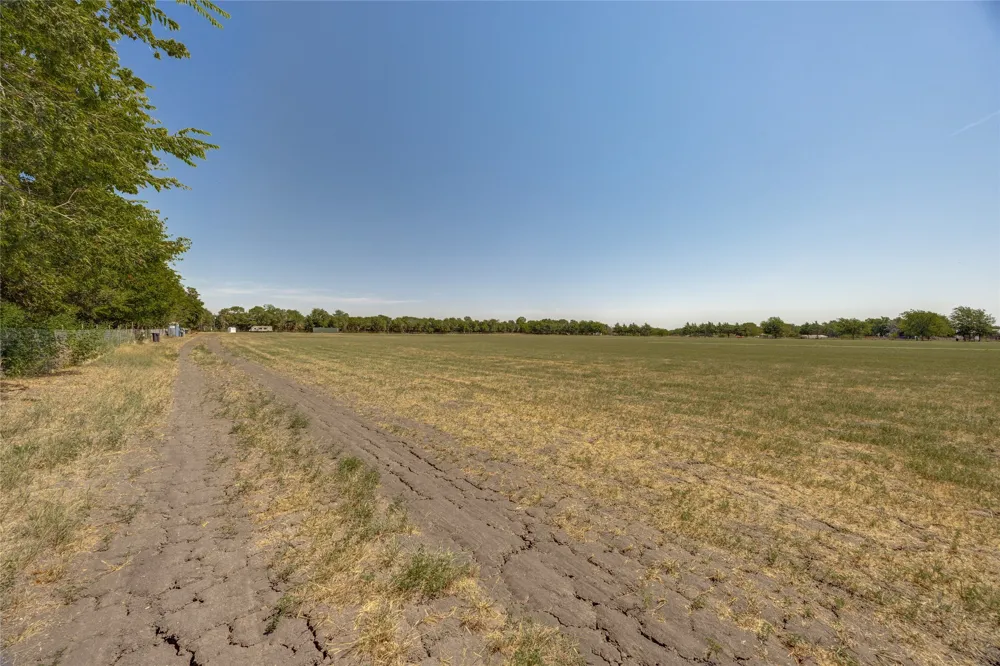 5788 Co Rd 4640 Trenton, TX 75490