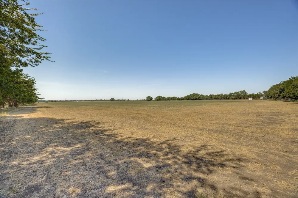 5788 Co Rd 4640 Trenton, TX 75490