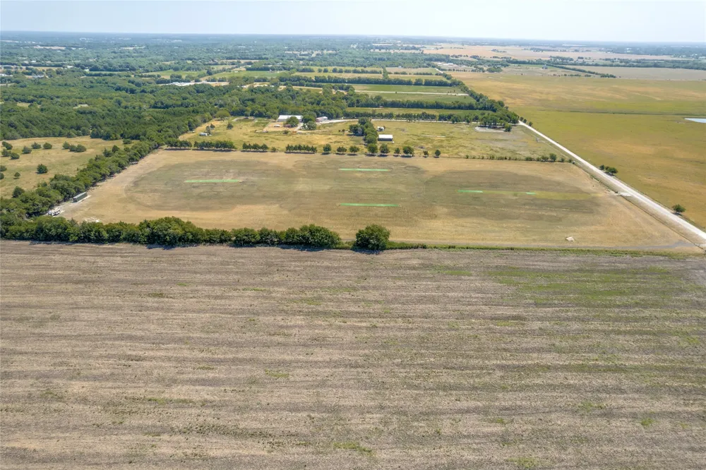5788 Co Rd 4640 Trenton, TX 75490