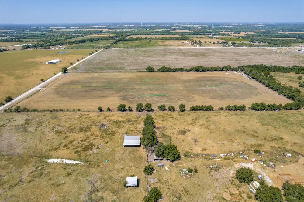 5788 Co Rd 4640 Trenton, TX 75490
