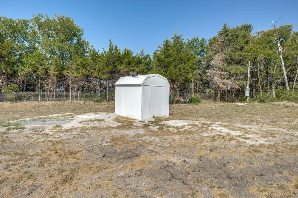 5788 Co Rd 4640 Trenton, TX 75490