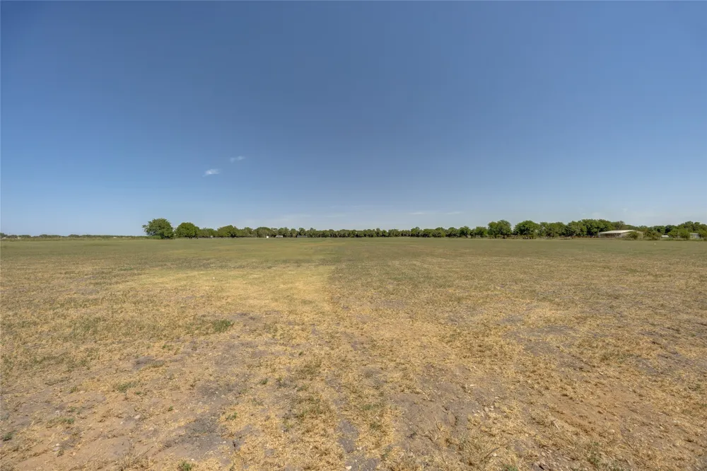 5788 Co Rd 4640 Trenton, TX 75490