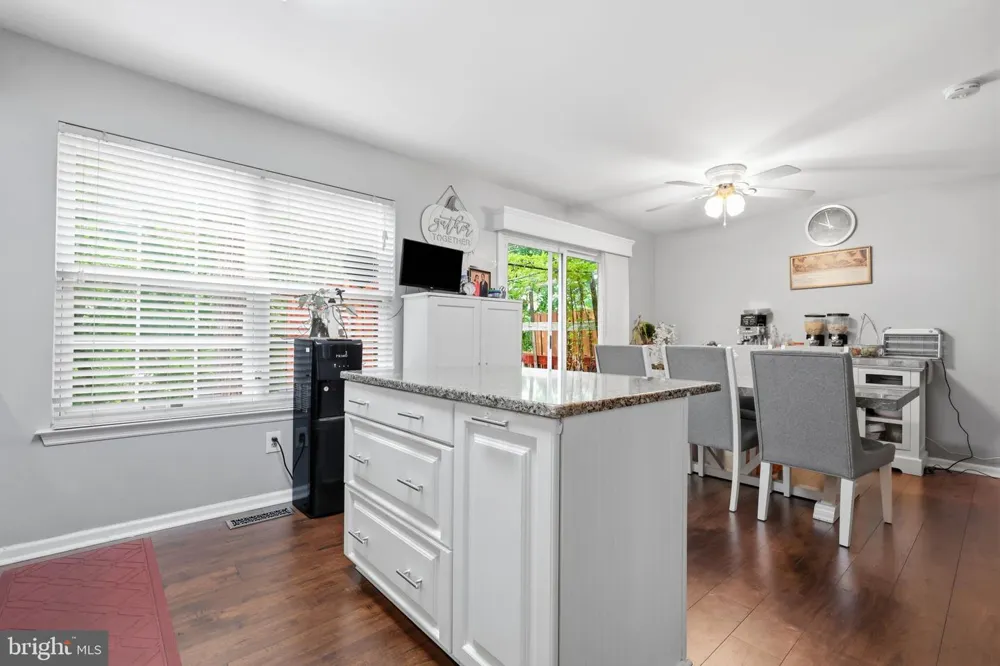 114 YORKSHIRE WAY Hatboro, PA 19040