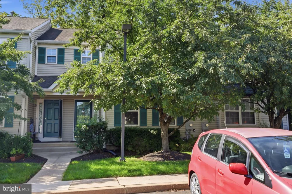 114 YORKSHIRE WAY Hatboro, PA 19040