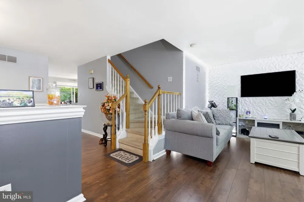 114 YORKSHIRE WAY Hatboro, PA 19040