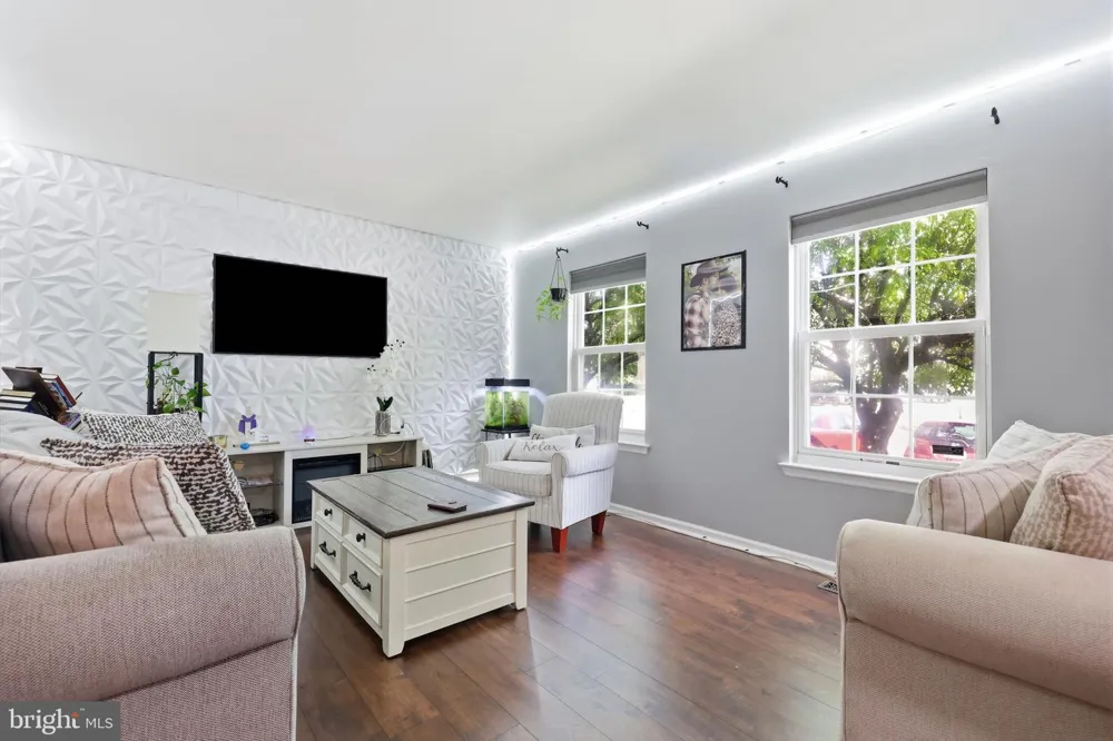114 YORKSHIRE WAY Hatboro, PA 19040