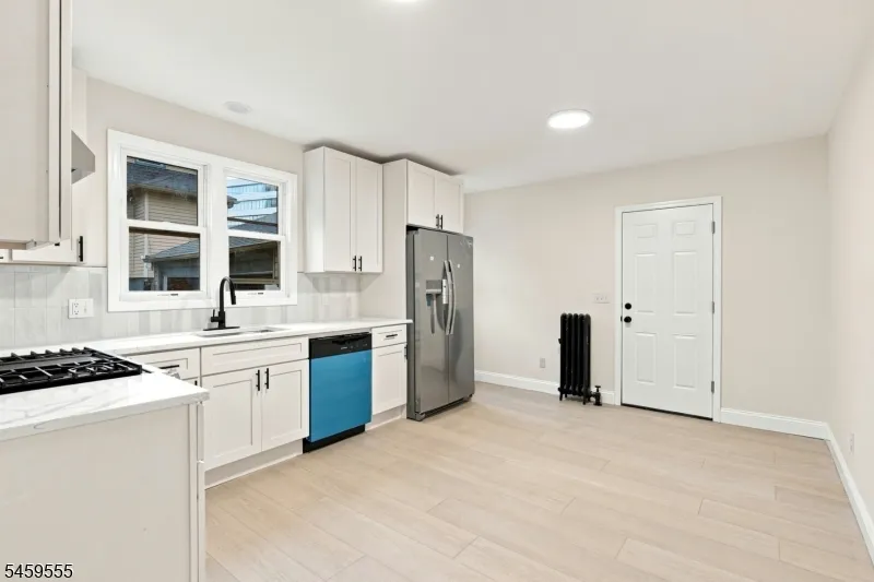 58 Wayne Ave East Orange City, NJ 07018