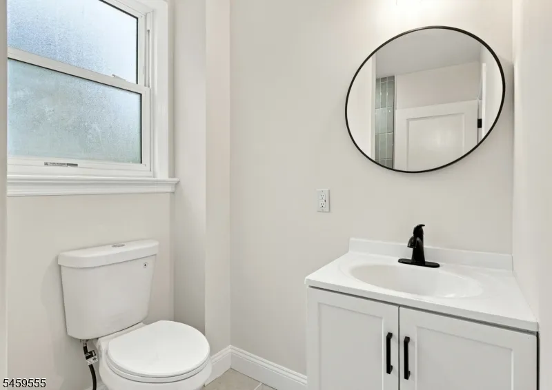 58 Wayne Ave East Orange City, NJ 07018