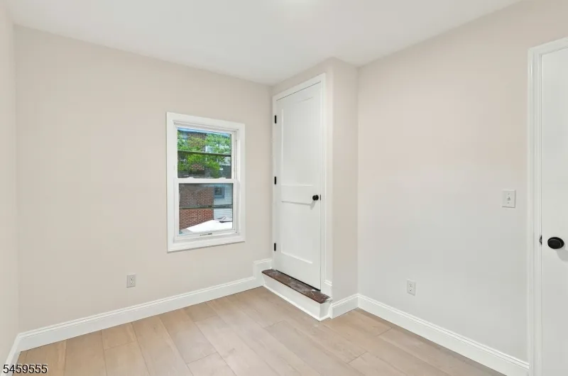 58 Wayne Ave East Orange City, NJ 07018