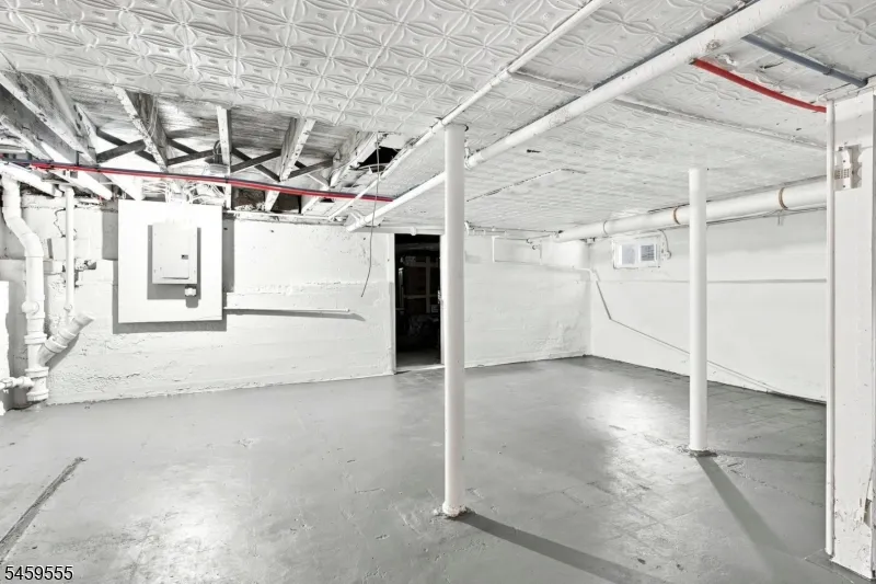 58 Wayne Ave East Orange City, NJ 07018