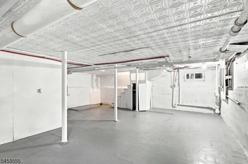 58 Wayne Ave East Orange City, NJ 07018