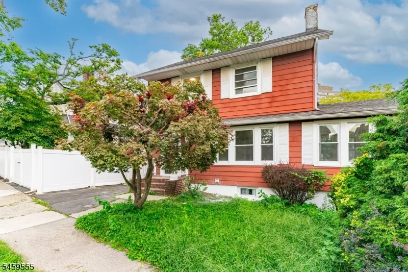 58 Wayne Ave East Orange City, NJ 07018