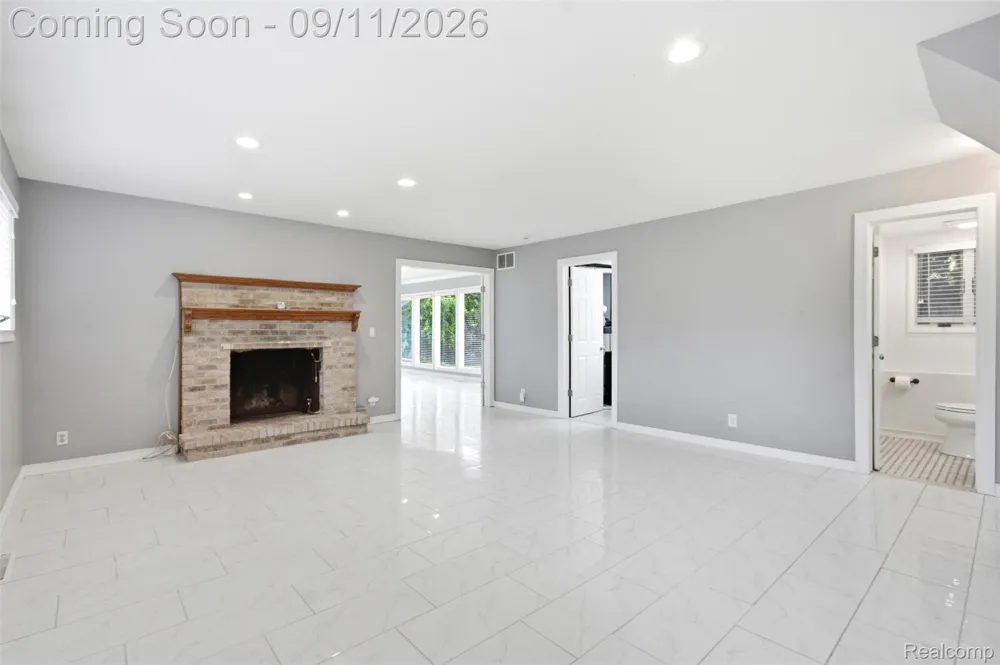 5150 Commerce Road West Bloomfield Charter Township, MI 48324