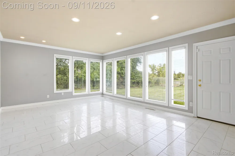 5150 Commerce Road West Bloomfield Charter Township, MI 48324