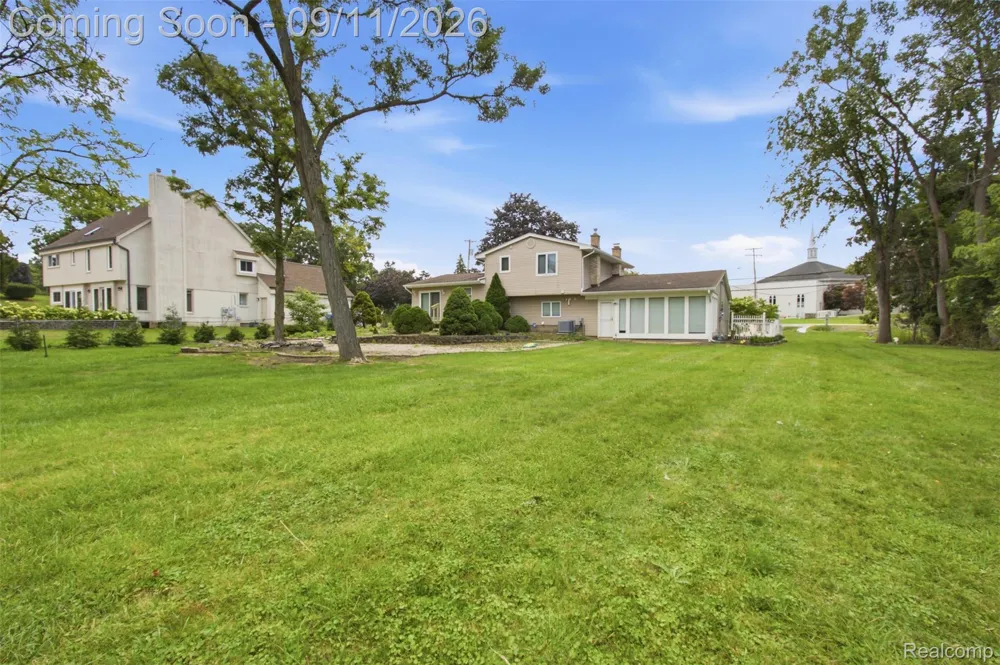 5150 Commerce Road West Bloomfield Charter Township, MI 48324