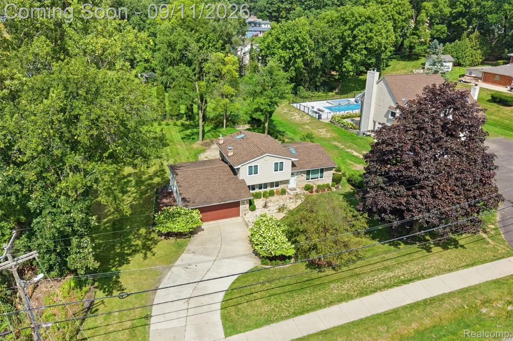 5150 Commerce Road West Bloomfield Charter Township, MI 48324