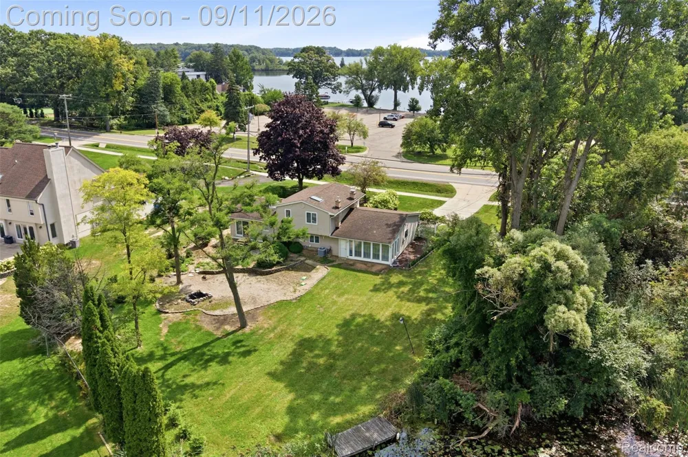 5150 Commerce Road West Bloomfield Charter Township, MI 48324