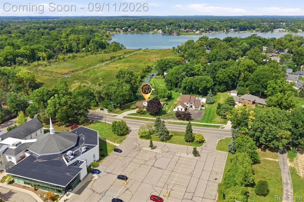 5150 Commerce Road West Bloomfield Charter Township, MI 48324