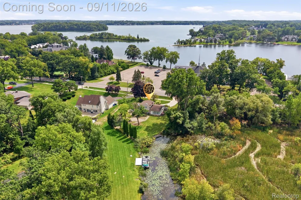 5150 Commerce Road West Bloomfield Charter Township, MI 48324