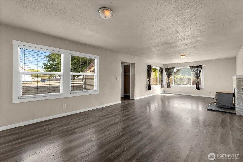 408 S Parkway Avenue Battle Ground, WA 98604